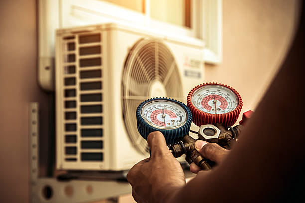 Professional Ac Installation technician working in Tovey, IL